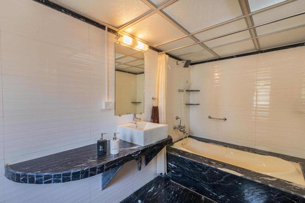 Saffronstays Grandiosa - 4 Bdr Pet-Friendly, Pool Villa Khandala Exteriör bild